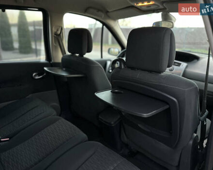 Черный Рено Гранд Сценик, объемом двигателя 2 л и пробегом 211 тыс. км за 5600 $, фото 34 на Automoto.ua