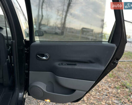 Черный Рено Гранд Сценик, объемом двигателя 2 л и пробегом 211 тыс. км за 5600 $, фото 36 на Automoto.ua