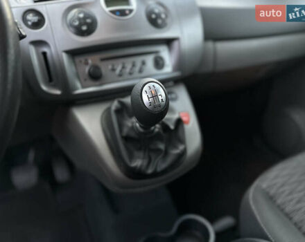 Черный Рено Гранд Сценик, объемом двигателя 2 л и пробегом 211 тыс. км за 5600 $, фото 26 на Automoto.ua