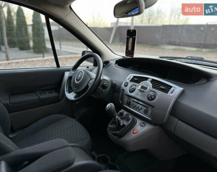 Черный Рено Гранд Сценик, объемом двигателя 2 л и пробегом 211 тыс. км за 5600 $, фото 40 на Automoto.ua