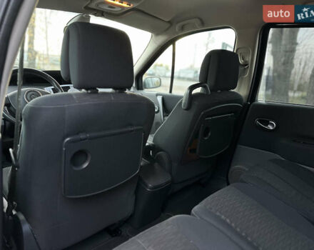 Черный Рено Гранд Сценик, объемом двигателя 2 л и пробегом 211 тыс. км за 5600 $, фото 30 на Automoto.ua