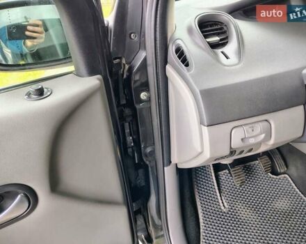 Чорний Рено Гранд Сценік, об'ємом двигуна 1.6 л та пробігом 240 тис. км за 5350 $, фото 70 на Automoto.ua