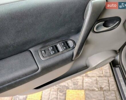 Чорний Рено Гранд Сценік, об'ємом двигуна 1.6 л та пробігом 240 тис. км за 5350 $, фото 69 на Automoto.ua