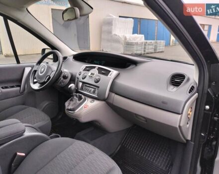 Черный Рено Гранд Сценик, объемом двигателя 2 л и пробегом 232 тыс. км за 5850 $, фото 11 на Automoto.ua