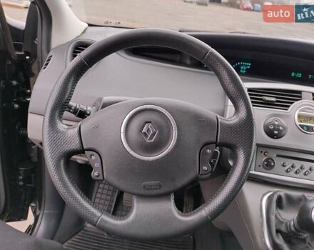 Черный Рено Гранд Сценик, объемом двигателя 2 л и пробегом 232 тыс. км за 5850 $, фото 16 на Automoto.ua