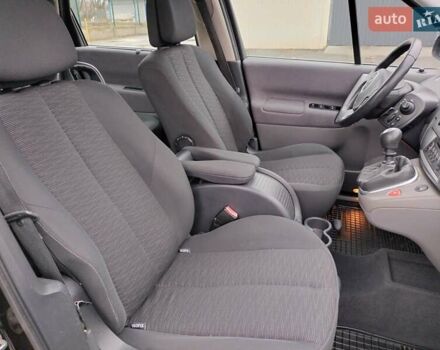 Черный Рено Гранд Сценик, объемом двигателя 2 л и пробегом 232 тыс. км за 5850 $, фото 10 на Automoto.ua