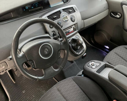 Черный Рено Гранд Сценик, объемом двигателя 1.87 л и пробегом 252 тыс. км за 5300 $, фото 18 на Automoto.ua