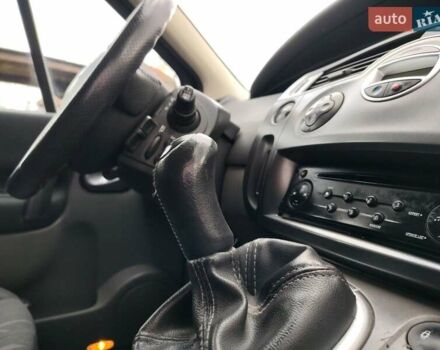 Чорний Рено Гранд Сценік, об'ємом двигуна 1.6 л та пробігом 240 тис. км за 5350 $, фото 100 на Automoto.ua