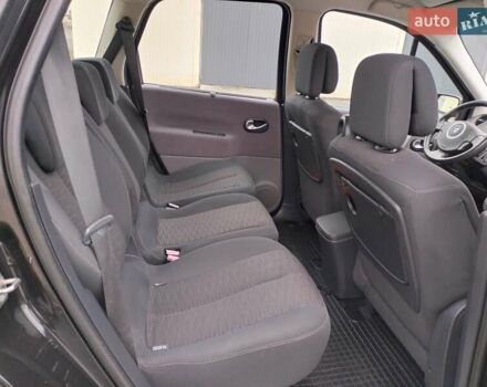 Черный Рено Гранд Сценик, объемом двигателя 2 л и пробегом 232 тыс. км за 5850 $, фото 13 на Automoto.ua