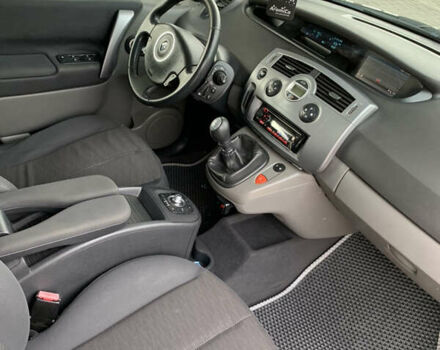 Черный Рено Гранд Сценик, объемом двигателя 1.87 л и пробегом 252 тыс. км за 5300 $, фото 23 на Automoto.ua