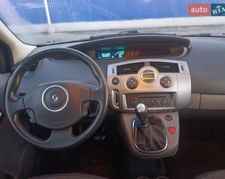 Черный Рено Гранд Сценик, объемом двигателя 2 л и пробегом 250 тыс. км за 5600 $, фото 26 на Automoto.ua