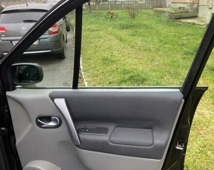 Чорний Рено Гранд Сценік, об'ємом двигуна 2 л та пробігом 208 тис. км за 5250 $, фото 21 на Automoto.ua