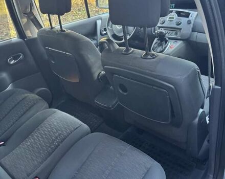 Черный Рено Гранд Сценик, объемом двигателя 2 л и пробегом 210 тыс. км за 5500 $, фото 9 на Automoto.ua