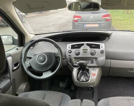 Чорний Рено Гранд Сценік, об'ємом двигуна 2 л та пробігом 208 тис. км за 5250 $, фото 16 на Automoto.ua
