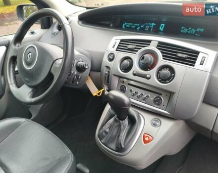 Черный Рено Гранд Сценик, объемом двигателя 2 л и пробегом 110 тыс. км за 7150 $, фото 30 на Automoto.ua