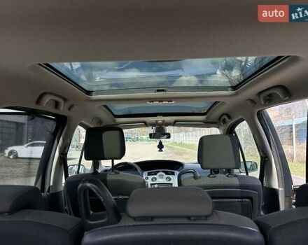 Черный Рено Гранд Сценик, объемом двигателя 2 л и пробегом 250 тыс. км за 5600 $, фото 7 на Automoto.ua