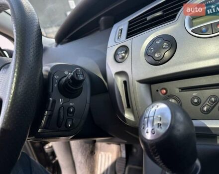 Черный Рено Гранд Сценик, объемом двигателя 2 л и пробегом 250 тыс. км за 5600 $, фото 9 на Automoto.ua