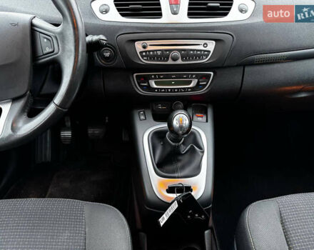 Черный Рено Гранд Сценик, объемом двигателя 1.4 л и пробегом 185 тыс. км за 6800 $, фото 12 на Automoto.ua