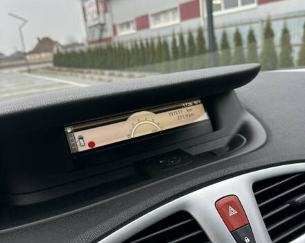 Чорний Рено Гранд Сценік, об'ємом двигуна 2 л та пробігом 197 тис. км за 6800 $, фото 27 на Automoto.ua