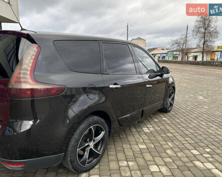 Черный Рено Гранд Сценик, объемом двигателя 2 л и пробегом 380 тыс. км за 7300 $, фото 11 на Automoto.ua