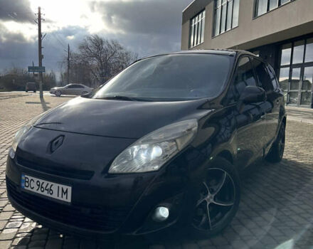 Черный Рено Гранд Сценик, объемом двигателя 2 л и пробегом 380 тыс. км за 7300 $, фото 1 на Automoto.ua