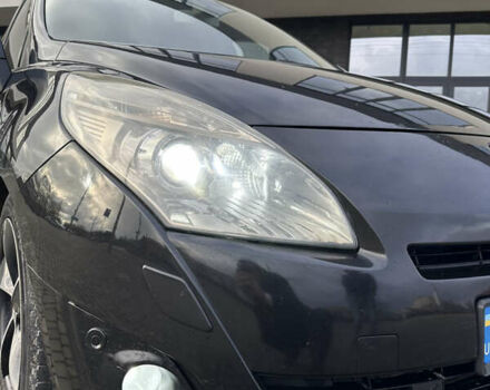 Черный Рено Гранд Сценик, объемом двигателя 2 л и пробегом 380 тыс. км за 7300 $, фото 33 на Automoto.ua