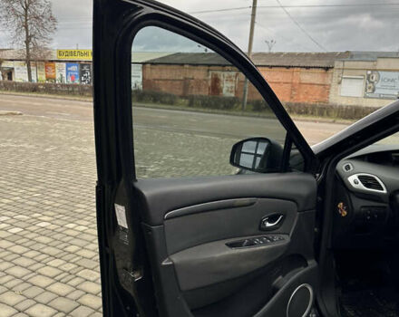 Черный Рено Гранд Сценик, объемом двигателя 2 л и пробегом 380 тыс. км за 7300 $, фото 14 на Automoto.ua