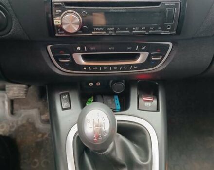 Черный Рено Гранд Сценик, объемом двигателя 1.87 л и пробегом 177 тыс. км за 7200 $, фото 18 на Automoto.ua