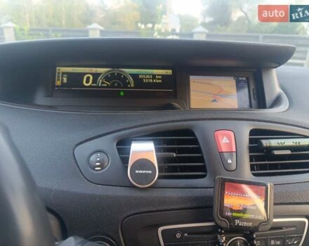 Черный Рено Гранд Сценик, объемом двигателя 1.9 л и пробегом 300 тыс. км за 6400 $, фото 24 на Automoto.ua