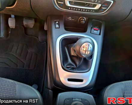 Рено Гранд Сценік 2009 у Косове на Automoto.ua Чорний Рено Гранд Сценік, об'ємом двигуна 1.4 л та пробігом 224 тис. км за 4500 $, фото 4 на Automoto.ua