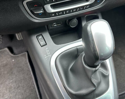 Чорний Рено Гранд Сценік, об'ємом двигуна 2 л та пробігом 197 тис. км за 6800 $, фото 28 на Automoto.ua