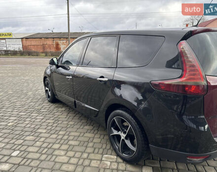 Черный Рено Гранд Сценик, объемом двигателя 2 л и пробегом 380 тыс. км за 7300 $, фото 6 на Automoto.ua