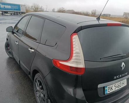 Черный Рено Гранд Сценик, объемом двигателя 1.87 л и пробегом 177 тыс. км за 7200 $, фото 9 на Automoto.ua