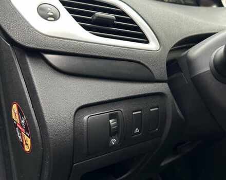 Черный Рено Гранд Сценик, объемом двигателя 2 л и пробегом 380 тыс. км за 7300 $, фото 16 на Automoto.ua