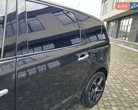 Черный Рено Гранд Сценик, объемом двигателя 2 л и пробегом 380 тыс. км за 7300 $, фото 5 на Automoto.ua