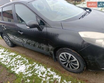 Черный Рено Гранд Сценик, объемом двигателя 1.9 л и пробегом 300 тыс. км за 6400 $, фото 4 на Automoto.ua