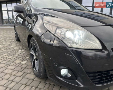 Черный Рено Гранд Сценик, объемом двигателя 2 л и пробегом 380 тыс. км за 7300 $, фото 13 на Automoto.ua