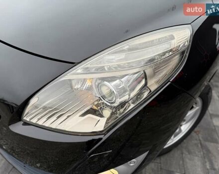 Черный Рено Гранд Сценик, объемом двигателя 1.4 л и пробегом 270 тыс. км за 7300 $, фото 5 на Automoto.ua