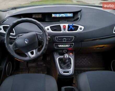 Чорний Рено Гранд Сценік, об'ємом двигуна 0 л та пробігом 217 тис. км за 6499 $, фото 2 на Automoto.ua