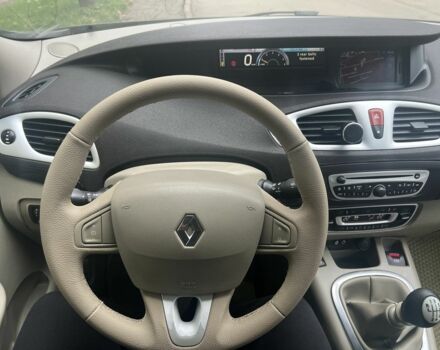 Чорний Рено Гранд Сценік, об'ємом двигуна 1.9 л та пробігом 250 тис. км за 6600 $, фото 10 на Automoto.ua