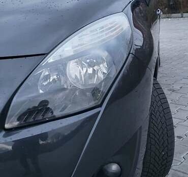 Черный Рено Гранд Сценик, объемом двигателя 1.6 л и пробегом 200 тыс. км за 8350 $, фото 36 на Automoto.ua