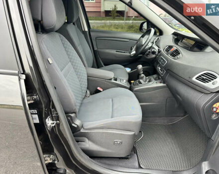 Черный Рено Гранд Сценик, объемом двигателя 1.9 л и пробегом 253 тыс. км за 7999 $, фото 78 на Automoto.ua