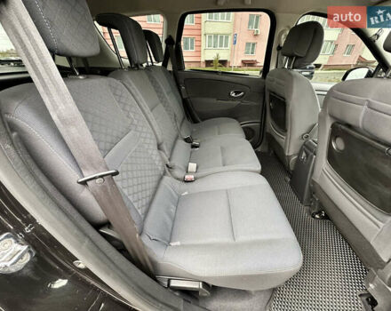 Черный Рено Гранд Сценик, объемом двигателя 1.9 л и пробегом 253 тыс. км за 7999 $, фото 41 на Automoto.ua