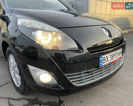 Черный Рено Гранд Сценик, объемом двигателя 1.4 л и пробегом 208 тыс. км за 6000 $, фото 49 на Automoto.ua