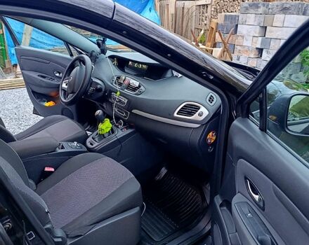 Черный Рено Гранд Сценик, объемом двигателя 1.4 л и пробегом 238 тыс. км за 7800 $, фото 9 на Automoto.ua