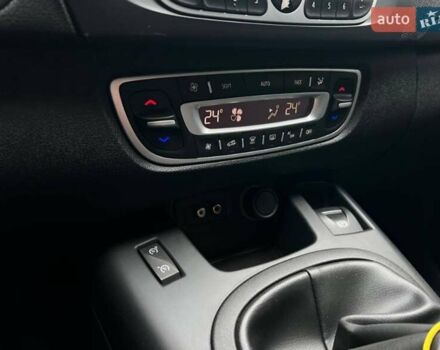 Чорний Рено Гранд Сценік, об'ємом двигуна 1.87 л та пробігом 257 тис. км за 7700 $, фото 29 на Automoto.ua