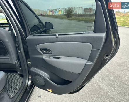 Черный Рено Гранд Сценик, объемом двигателя 1.9 л и пробегом 253 тыс. км за 7999 $, фото 37 на Automoto.ua