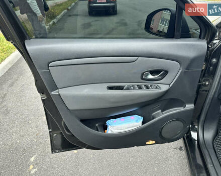 Черный Рено Гранд Сценик, объемом двигателя 1.9 л и пробегом 253 тыс. км за 7999 $, фото 54 на Automoto.ua