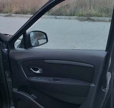 Черный Рено Гранд Сценик, объемом двигателя 1.6 л и пробегом 200 тыс. км за 8350 $, фото 23 на Automoto.ua