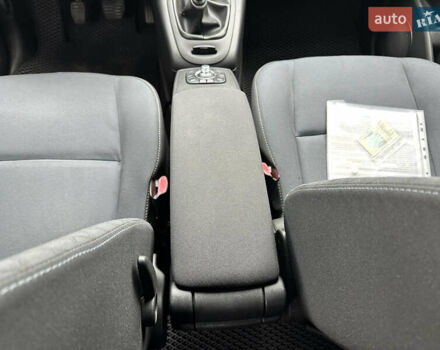 Черный Рено Гранд Сценик, объемом двигателя 1.9 л и пробегом 253 тыс. км за 7999 $, фото 53 на Automoto.ua